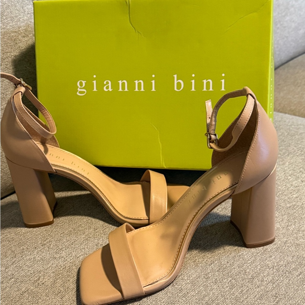 Gianni Bini Square Toed Block Heel Sandals ( Nude)